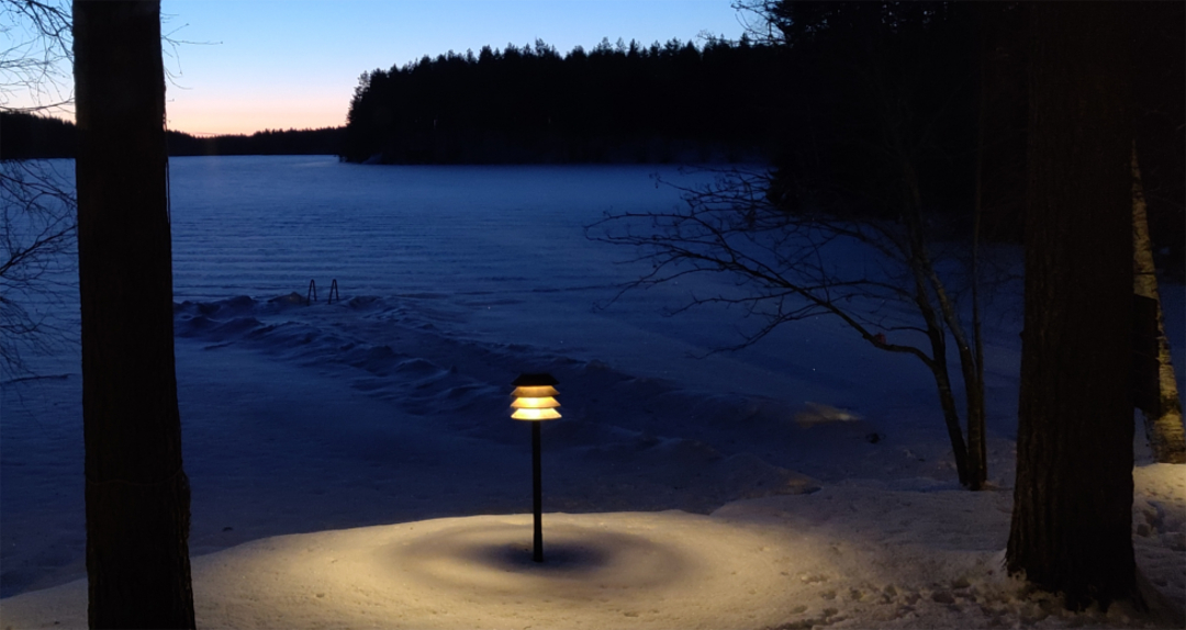 Tunnelmaa syksyyn ja talveen pihavaloilla